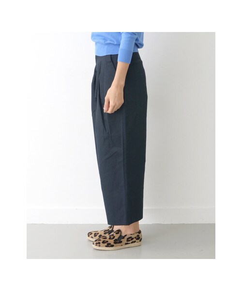 URBAN RESEARCH DOORS（アーバンリサーチドアーズ）の「タックワイドパンツ（パンツ・レディース・ネイビー/シロ・36/38）」の8枚目の写真