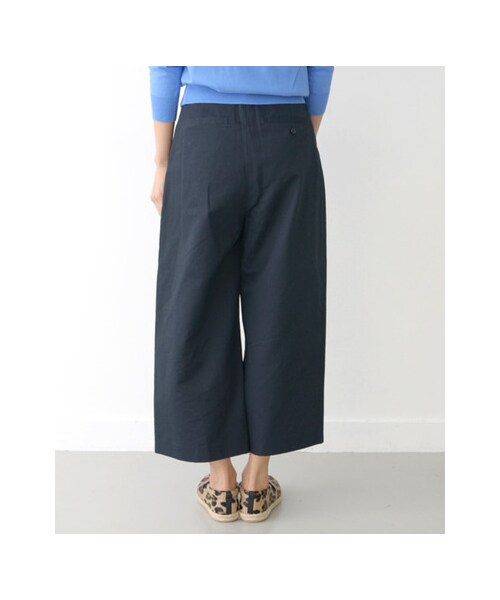 URBAN RESEARCH DOORS（アーバンリサーチドアーズ）の「タックワイドパンツ（パンツ・レディース・ネイビー/シロ・36/38）」の9枚目の写真