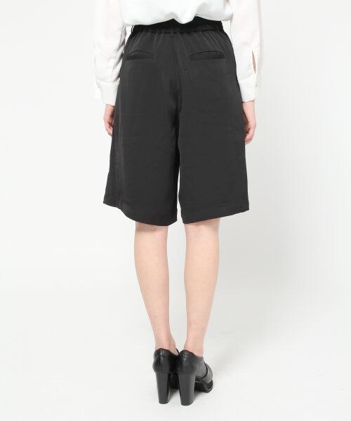 JEANASIS(ジーナシス)の「ハーフAラインキュロット(パンツ・レディース・オフホワイト/ブラック/ブルー・FREE)」の5枚目の写真