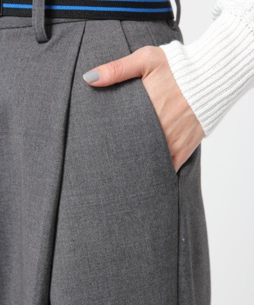 JEANASIS（ジーナシス）の「ラインベルトタックワイドパンツ（パンツ・レディース・チャコールグレー/ブラック/ライトグレー・M/S）」の7枚目の写真