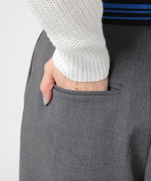 JEANASIS（ジーナシス）の「ラインベルトタックワイドパンツ（パンツ・レディース・チャコールグレー/ブラック/ライトグレー・M/S）」の9枚目の写真