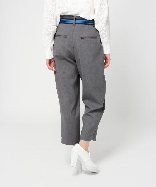 JEANASIS（ジーナシス）の「ラインベルトタックワイドパンツ（パンツ・レディース・チャコールグレー/ブラック/ライトグレー・M/S）」の5枚目の写真