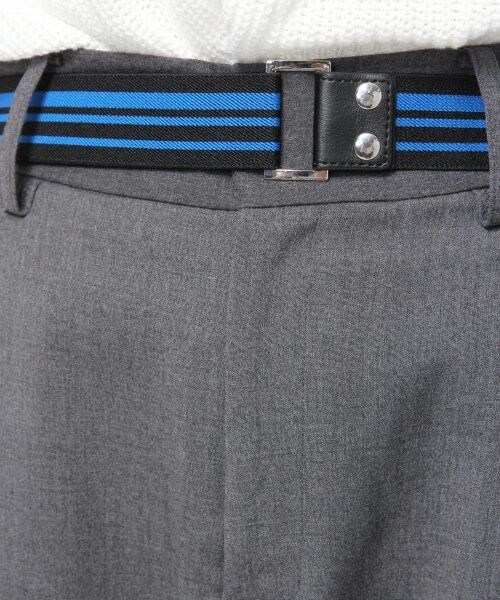 JEANASIS（ジーナシス）の「ラインベルトタックワイドパンツ（パンツ・レディース・チャコールグレー/ブラック/ライトグレー・M/S）」の6枚目の写真