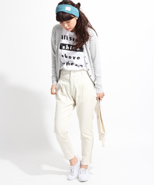 LOWRYS FARM(ローリーズファーム)の「ハイウエストテーパード(パンツ・レディース・ネイビー/ブラック/ブルー/オフ・L/M)」の1枚目の写真