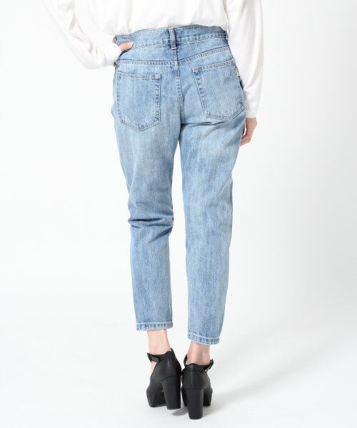Heather（ヘザー）の「デニムダメージテーパードパンツ（パンツ・レディース・ライトブルー/ブルー・Ｍ/Ｓ）」の4枚目の写真