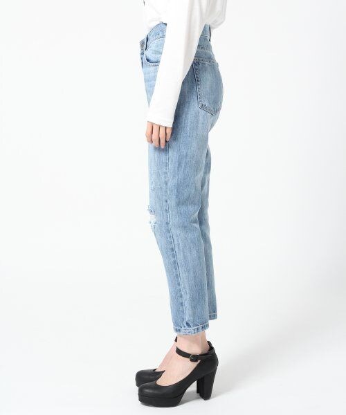 Heather（ヘザー）の「デニムダメージテーパードパンツ（パンツ・レディース・ライトブルー/ブルー・Ｍ/Ｓ）」の3枚目の写真