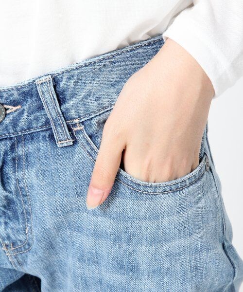 Heather（ヘザー）の「デニムダメージテーパードパンツ（パンツ・レディース・ライトブルー/ブルー・Ｍ/Ｓ）」の6枚目の写真