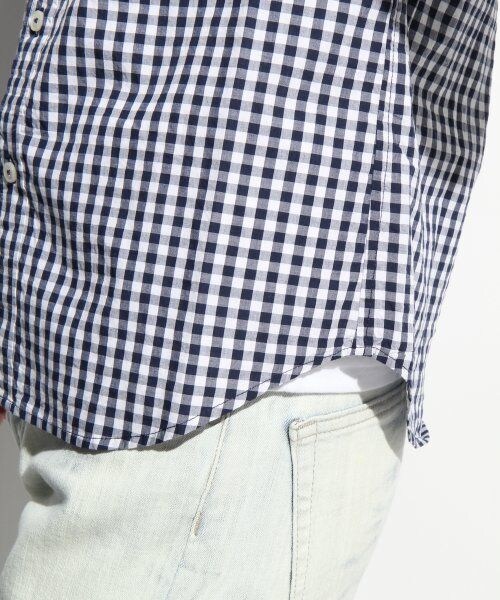 LOWRYS FARM(ローリーズファーム)の「ギンガムチェックシャツ(トップス・メンズ・ネイビー/レッド/ブラック/ブルー・L/M)」の11枚目の写真