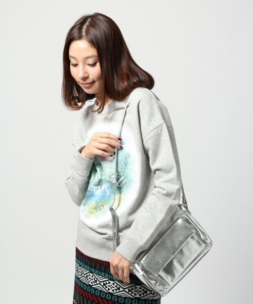 LEPSIM(レプシィム)の「ポケットミニショルダー(バッグ・レディース・レッド/シルバー/ブラック/ホワイト・ONE SIZE)」の4枚目の写真