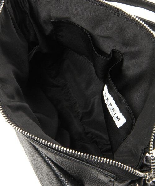 LEPSIM(レプシィム)の「ポケットミニショルダー(バッグ・レディース・レッド/シルバー/ブラック/ホワイト・ONE SIZE)」の7枚目の写真