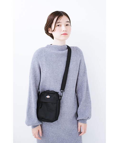 haco!(ハコ)の「Dickies CORDURAポリエステルプリントミニショルダーバッグ(バッグ・レディース・ピンク/オレンジ/ブルー/ブラック・NS)」の1枚目の写真