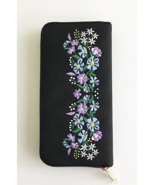 haco!（ハコ）の「ｐｏｌｋａ　ｐｏｌｋａ　レトロフラワー刺繍長財布（財布/小物・レディース・ホワイト/イエロー/ブラック・NS）」の3枚目の写真