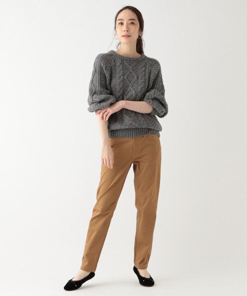 studio CLIP（スタディオクリップ）の「ストレッチサテン裏起毛スリムパンツ（パンツ・ブラック/ベージュ/ブルー）」の5枚目の写真