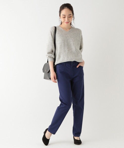 studio CLIP（スタディオクリップ）の「ストレッチサテン裏起毛スリムパンツ（パンツ・ブラック/ベージュ/ブルー）」の6枚目の写真