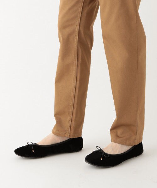 studio CLIP（スタディオクリップ）の「ストレッチサテン裏起毛スリムパンツ（パンツ・ブラック/ベージュ/ブルー）」の11枚目の写真