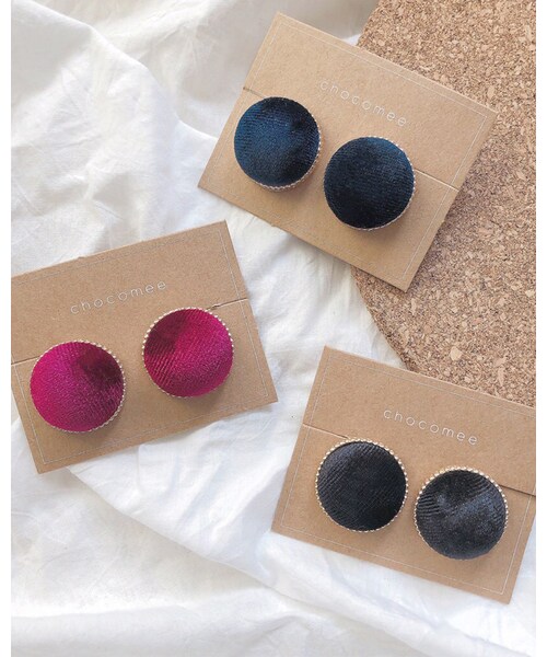 chocomee（チョコミー）の「ベロアピアス（ピアス（両耳用）・レディース・ブラック/レッド/ブルー・FREE）」の3枚目の写真