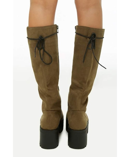 FOREVER 21(フォーエバー トゥエンティーワン)の「Forever 21 Faux Suede Platform Combat Boots(ブーツ・レディース・Green/Black・7/8/9/10/6)」の4枚目の写真