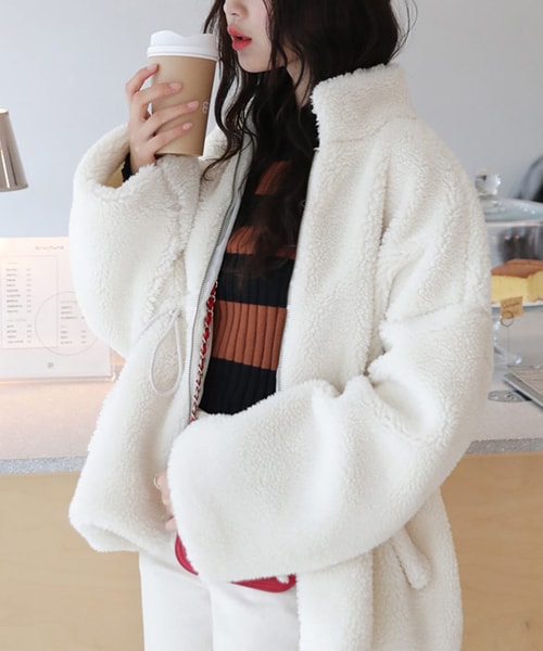 DHOLIC（ディーホリック）の「ストリングボアジップアップ（ブルゾン・レディース・ベージュ/ホワイト・FREE）」の2枚目の写真