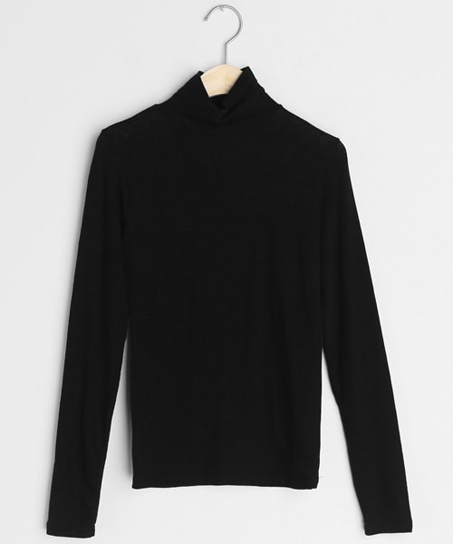 DHOLIC(ディーホリック)の「ハイネックスリムフィットTシャツ(Tシャツ/カットソー・レディース・グリーン/ピンク/ホワイト/レッド/ブラック・FREE)」の3枚目の写真