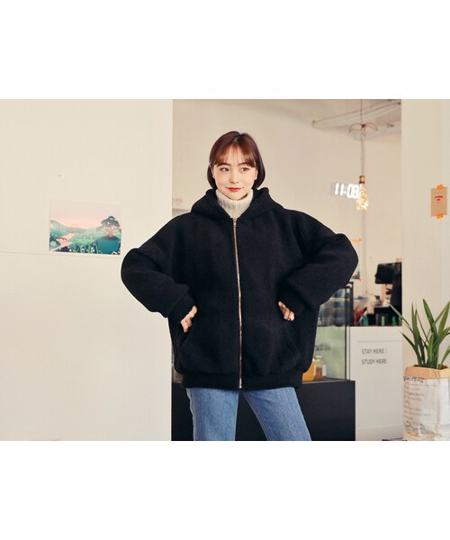 HOTPING(ホッピン)の「ボアルーズフードジップアップパーカー(パーカー・レディース・アイボリー/ブラック/ブルー・1(XS-S)/2(M-L)/3(XL-2XL))」の2枚目の写真