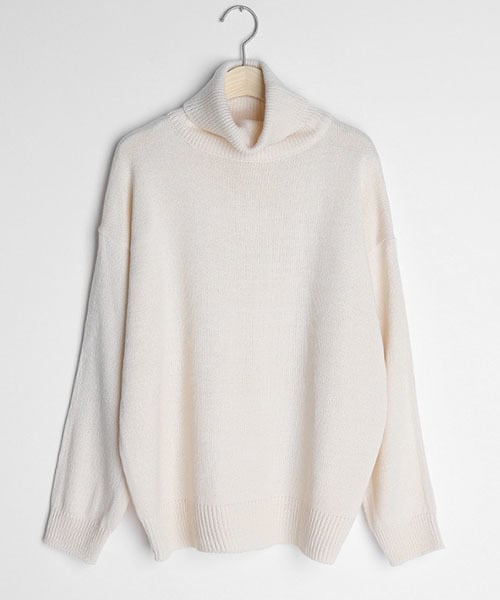 DHOLIC（ディーホリック）の「アクリルタートルネックニット（ニット/セーター・レディース・ベージュ/ホワイト/レッド/ブルー/ブラック/ブラウン・FREE）」の2枚目の写真