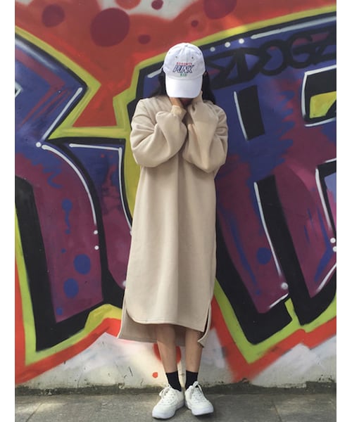 bodurine（ボドゥリネ）の「起毛フードロングワンピース *全2色*（ワンピース・レディース・블랙/베이지・one size）」の2枚目の写真