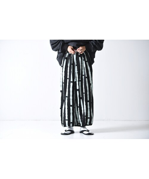 sneeuw（スニュウ）の「sneeuw ストライプJQユニセックススカート（スカート・レディース・ホワイト/ブラック・F）」の2枚目の写真