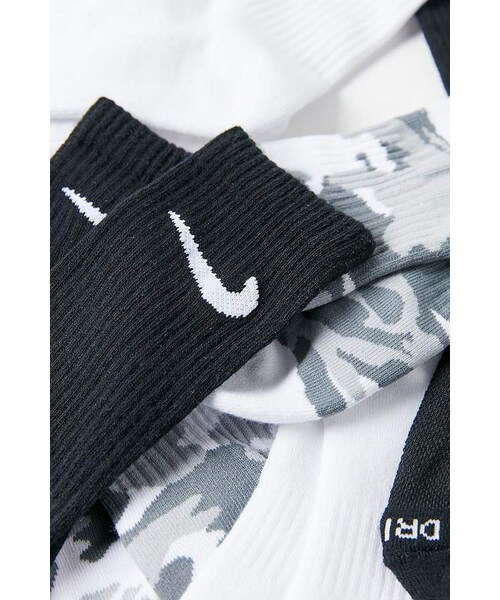 NIKE(ナイキ)の「Nike Dri-FIT Cushion Crew Sock 6-Pack(レッグウェア・レディース・White・M)」の4枚目の写真