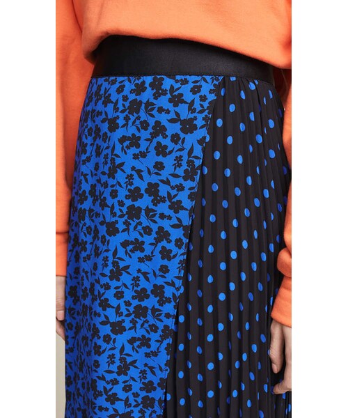 Alice and Olivia(アリスオリヴィア)の「alice + olivia Lilia Asymmetrical Pleated Midi Skirt(スカート・レディース・Blue・0/2/4/6/8/10/12)」の3枚目の写真