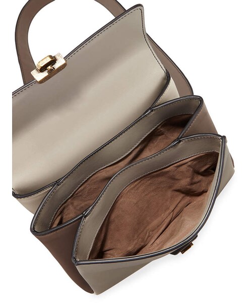 BOTTEGA VENETA（ボッテガヴェネタ）の「Bottega Veneta Piazzo Small Colorblock Leather Top-Handle Satchel Bag（ショルダーバッグ・レディース・Gray・One Size）」の2枚目の写真