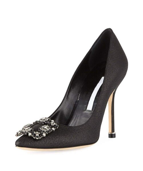 Manolo Blahnik（マノロ・ブラニク）の「Manolo Blahnik Hangisi Crystal-Buckle 105mm Pumps（パンプス・レディース・Black・8b / 38eu/10.5b / 40.5eu/6.5b / 36.5eu/10b / 40eu/7b / 37eu/9.5b / 39.5eu/6b / 36eu/8.5b / 38.5eu/11b / 41eu/7.5b / 37.5eu/5.5b / 35.5eu/5b / 35eu/9b / 39eu/12b / 42eu）」の3枚目の写真