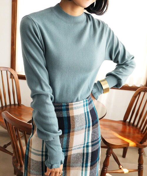 DHOLIC(ディーホリック)の「フリルヘムスリーブニット(ニット/セーター・レディース・ブルー/ホワイト/ブラック/ベージュ・FREE)」の1枚目の写真