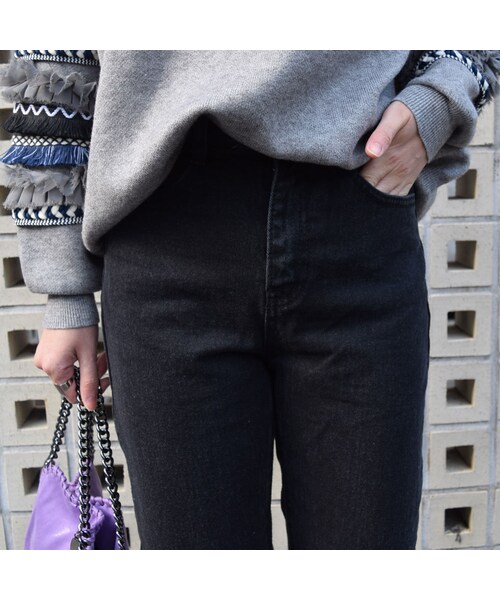 no brand(ノーブランド)の「Black Straight Denim(デニムパンツ・レディース・その他)」の4枚目の写真