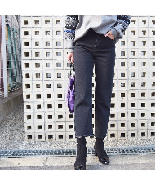 no brand(ノーブランド)の「Black Straight Denim(デニムパンツ・レディース・その他)」の2枚目の写真