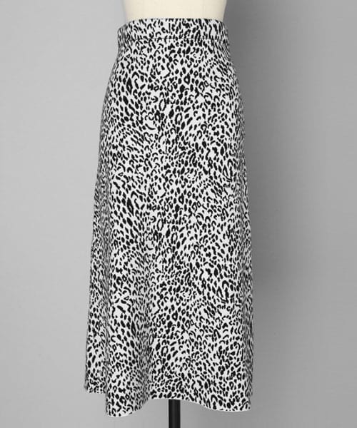 DHOLIC（ディーホリック）の「レオパードニットロングスカート（スカート・レディース・ベージュ/ホワイト・FREE）」の2枚目の写真