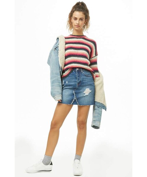 FOREVER 21（フォーエバー トゥエンティーワン）の「Forever 21 Distressed Denim Mini Skirt（スカート・レディース・Blue・Small/Medium/Large）」の4枚目の写真