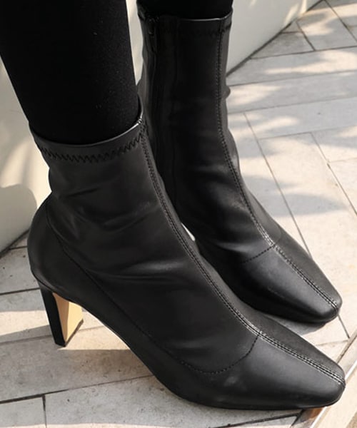 DHOLIC（ディーホリック）の「ステッチハイヒールブーツ（ブーツ・レディース・ホワイト/ブラック/ブラウン・225/230/235/240/245/250）」の2枚目の写真