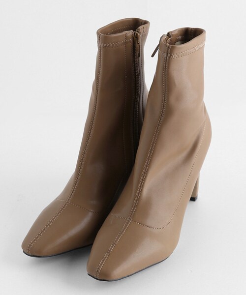 DHOLIC（ディーホリック）の「ステッチハイヒールブーツ（ブーツ・レディース・ホワイト/ブラック/ブラウン・225/230/235/240/245/250）」の3枚目の写真