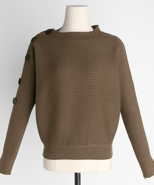 DHOLIC(ディーホリック)の「サイドスリーブボタンリブニット(ニット/セーター・レディース・ベージュ/ブルー/ブラウン・FREE)」の2枚目の写真