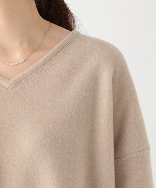 studio CLIP（スタディオクリップ）の「ゆるふわVネックBIGチュニックプルオーバー（ワンピース/ドレス・オフホワイト/ブラック/ベージュ）」の9枚目の写真