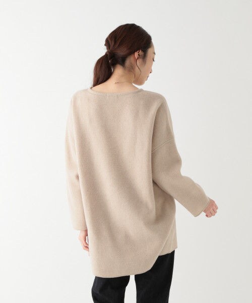 studio CLIP（スタディオクリップ）の「ゆるふわVネックBIGチュニックプルオーバー（ワンピース/ドレス・オフホワイト/ブラック/ベージュ）」の8枚目の写真