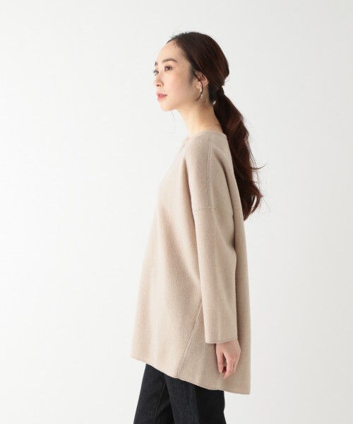 studio CLIP（スタディオクリップ）の「ゆるふわVネックBIGチュニックプルオーバー（ワンピース/ドレス・オフホワイト/ブラック/ベージュ）」の7枚目の写真