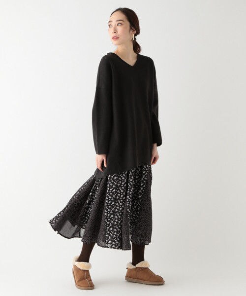 studio CLIP（スタディオクリップ）の「ゆるふわVネックBIGチュニックプルオーバー（ワンピース/ドレス・オフホワイト/ブラック/ベージュ）」の5枚目の写真