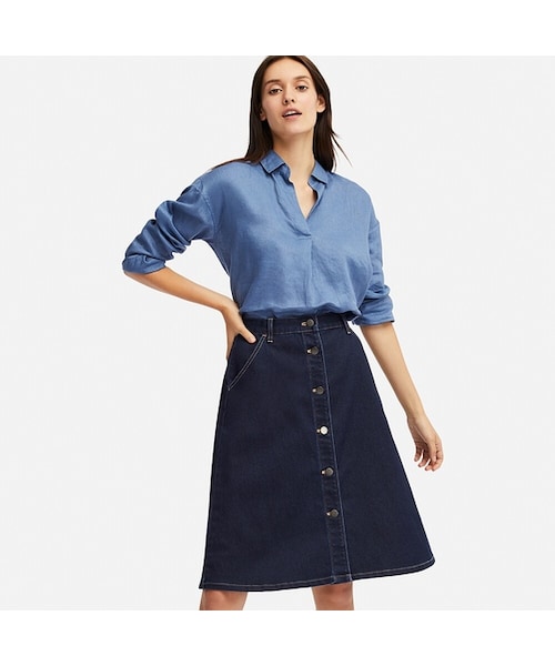 UNIQLO（ユニクロ）の「デニムフロントボタンスカート(丈標準59～61cm）（スカート・レディース・BLUE 68/BLACK 09/BLUE 67/WHITE（オンライン限定カラー） 00・70/64/55/67/76/61/58/73）」の3枚目の写真