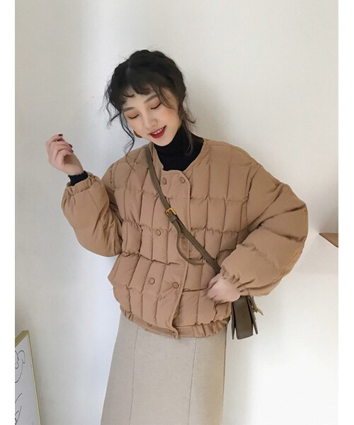 bodurine(ボドゥリネ)の「ラウンドネックダブルパディング *全2色*(その他アウター・レディース・브라운/베이지・one size)」の1枚目の写真