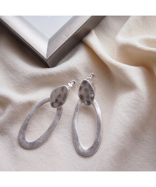 no brand（ノーブランド）の「Silver Drop Plate Earrings（イヤリング・レディース・その他）」の3枚目の写真