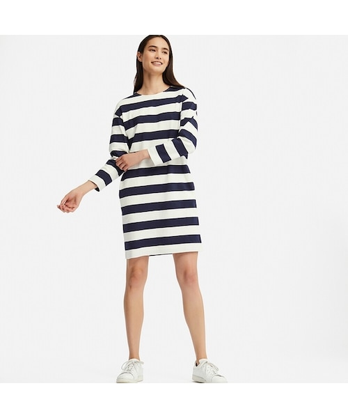 UNIQLO（ユニクロ）の「ワイドボーダーワンピース（9分袖）（ワンピース・レディース・RED 13/OFF WHITE 01・L/XS/XXL/M/S/XL）」の2枚目の写真