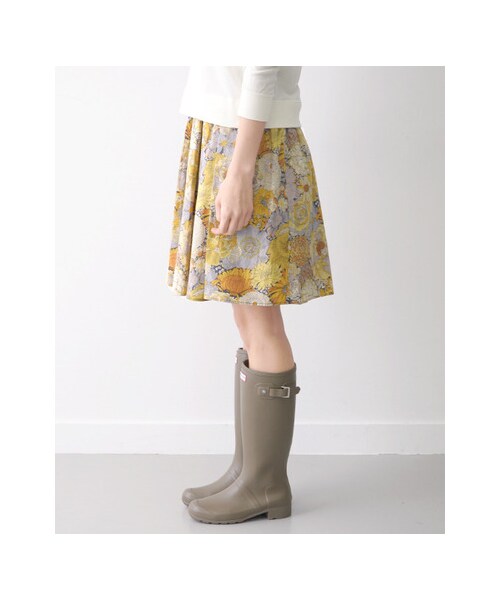 URBAN RESEARCH DOORS（アーバンリサーチドアーズ）の「リバティフラワーギャザースカート（スカート・レディース・イエロー/ブルー・one）」の5枚目の写真