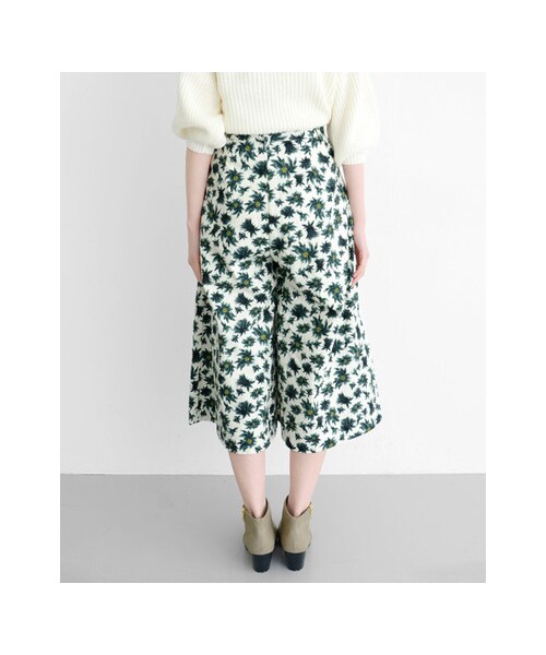 KBF（ケイビーエフ）の「ボタニカルロングキュロット（パンツ・レディース・ネイビー/オフ・36/38）」の7枚目の写真