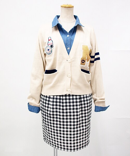 paravion（パラビオン）の「レタードアップリケカーディガン（トップス・レディース・ネイビー/アイボリー・ワンサイズ）」の6枚目の写真